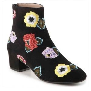 Betsey Johnson Twiggy Black Ankle Boots with Colorful Floral Embroidery Sz 7.5